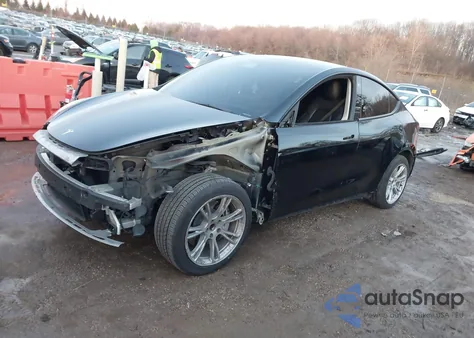 2021 Tesla Model Y Standard Range Rear-Wheel Drive from USA, damaged, VIN 5YJYGDEDXMF114032